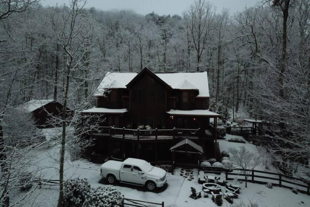 Christmas Lodge-Secluded Near Downtown Blue Ridge Dış mekan fotoğraf