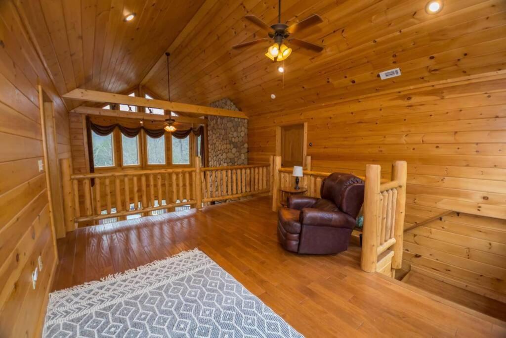 Christmas Lodge-Secluded Near Downtown Blue Ridge Dış mekan fotoğraf